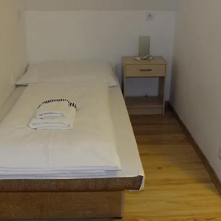 Dubo Holiday Home